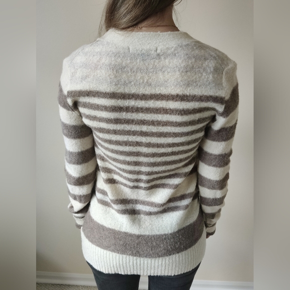 GAP Wool Cardigan - Picture 11 of 15